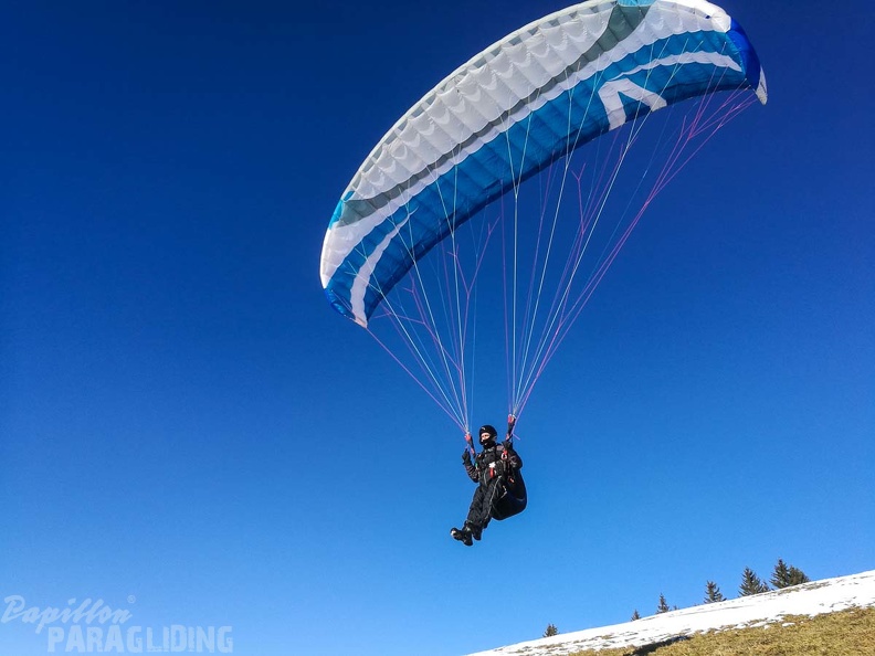DH52.17 Luesen-Paragliding-272
