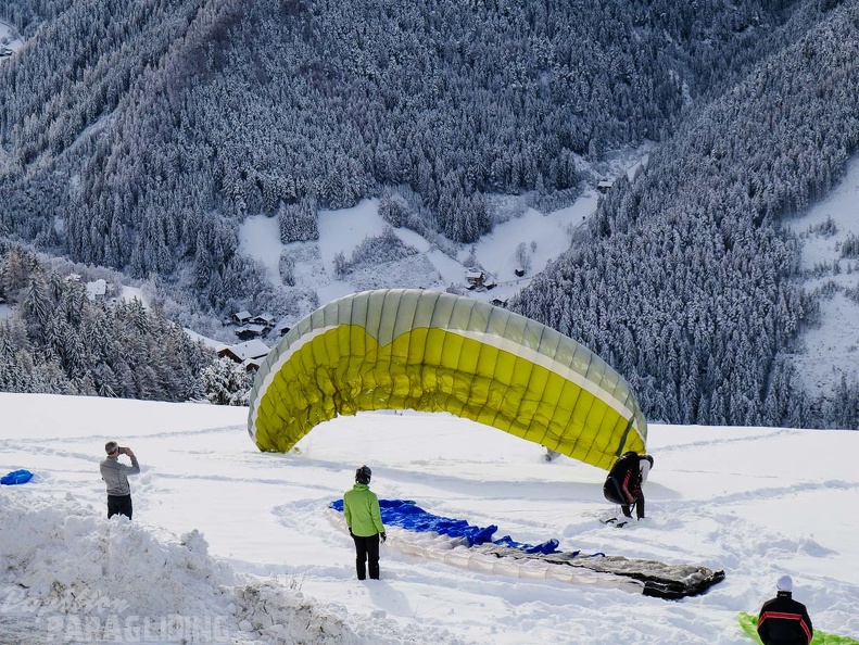 DH52.17 Luesen-Paragliding-371