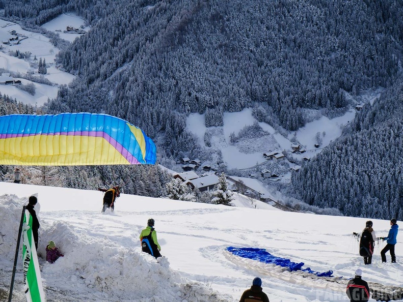 DH52.17 Luesen-Paragliding-380