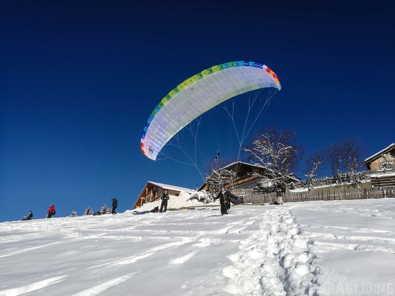 DH52.17 Luesen-Paragliding-469