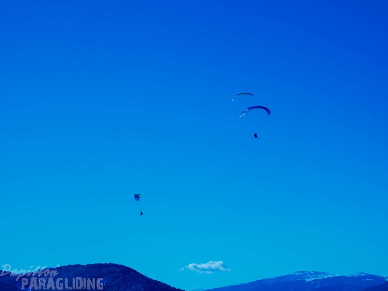DH52.17 Luesen-Paragliding-526