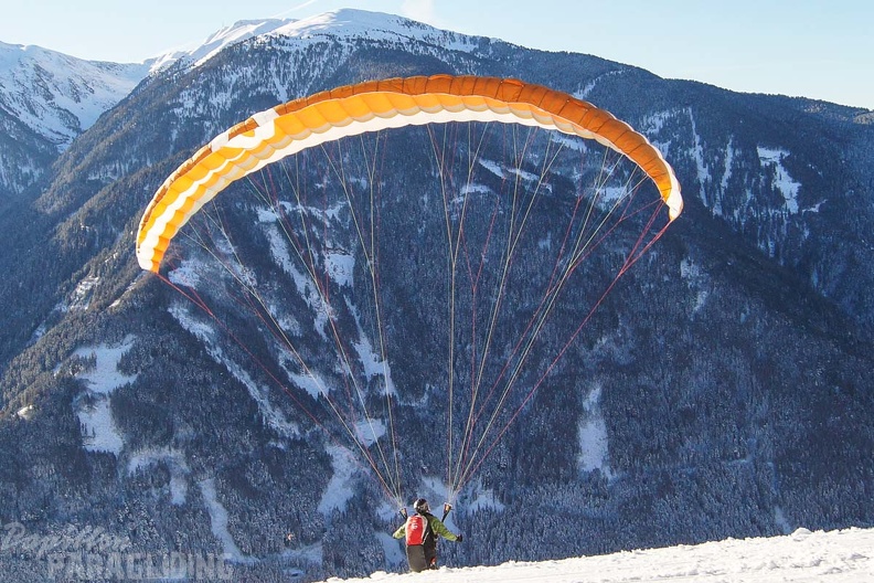 DH1.18 Luesen-Paragliding-162