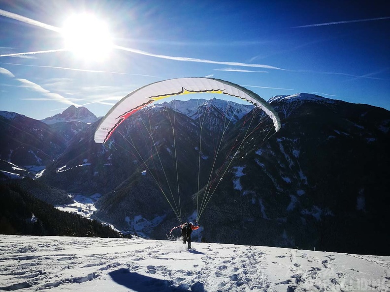 DH1.18_Luesen-Paragliding-193.jpg