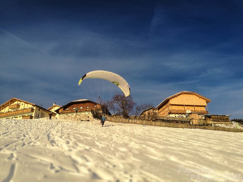 DH1.18 Luesen-Paragliding-264