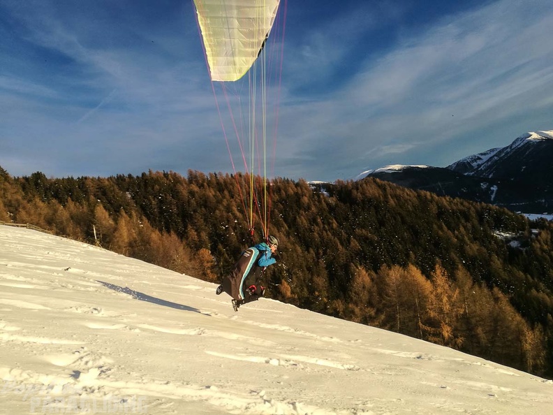 DH1.18 Luesen-Paragliding-268