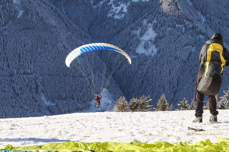 DH1.18 Luesen-Paragliding-466