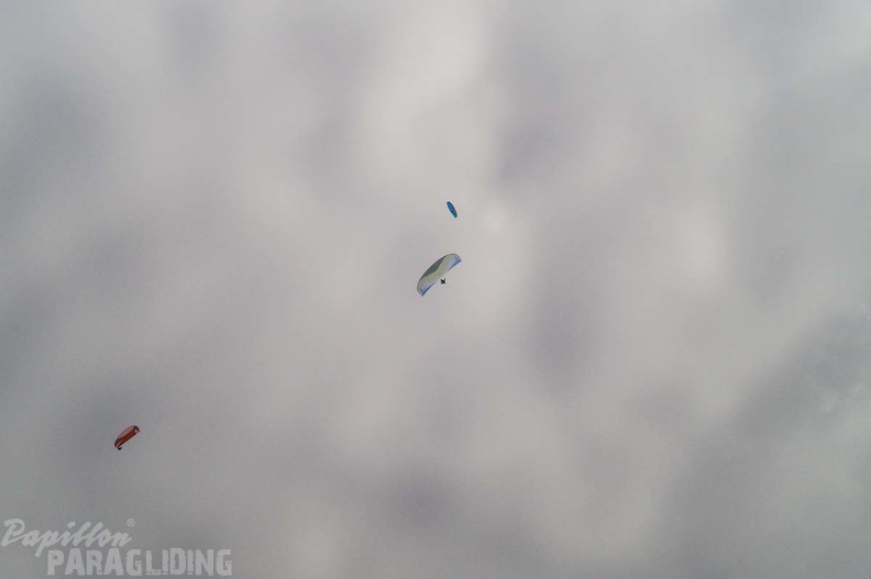 DH1.18 Luesen-Paragliding-553