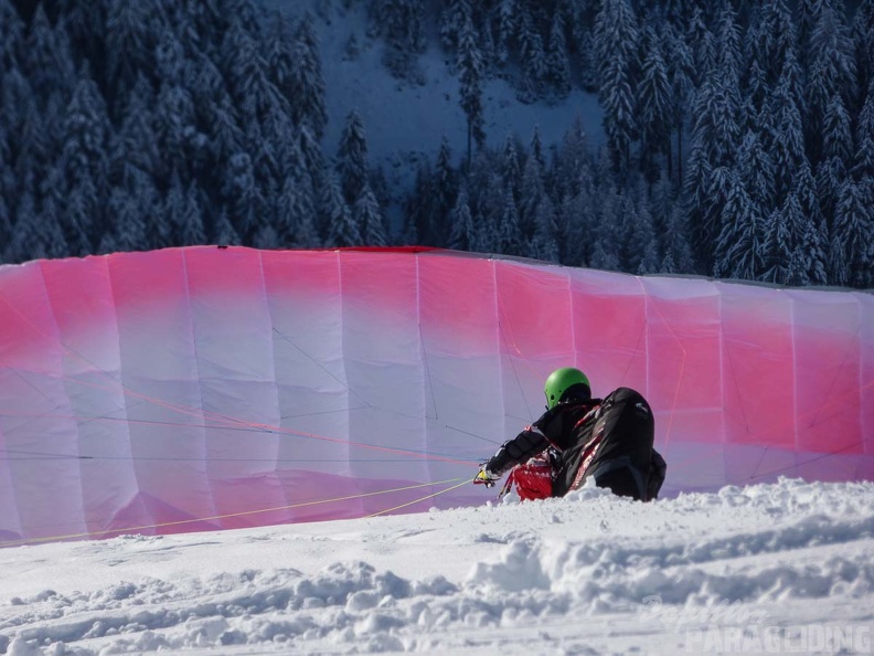 DH1.18_Luesen-Paragliding-586.jpg