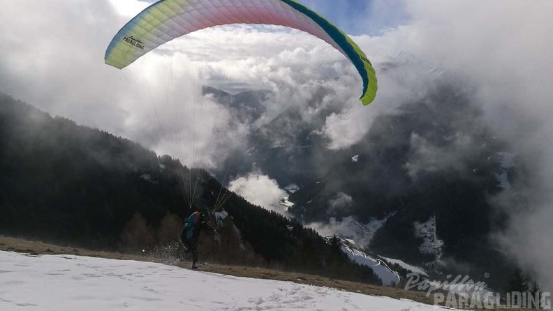 DH11.18 Luesen-Paragliding-145