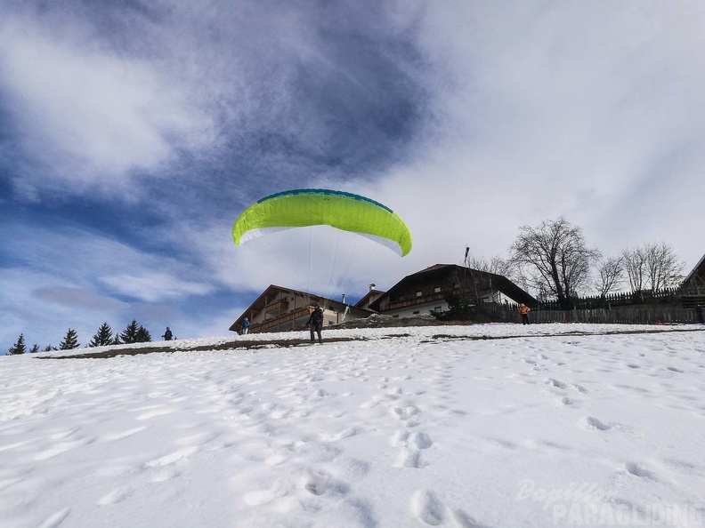 DH11.18 Luesen-Paragliding-225