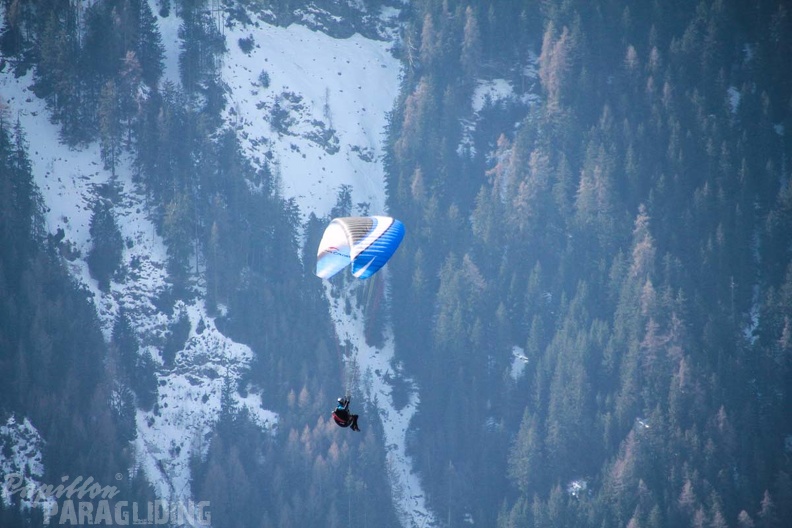 DH12.18 Luesen-Paragliding-120