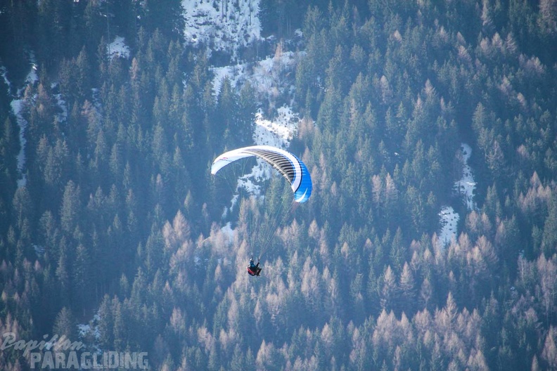 DH12.18 Luesen-Paragliding-155