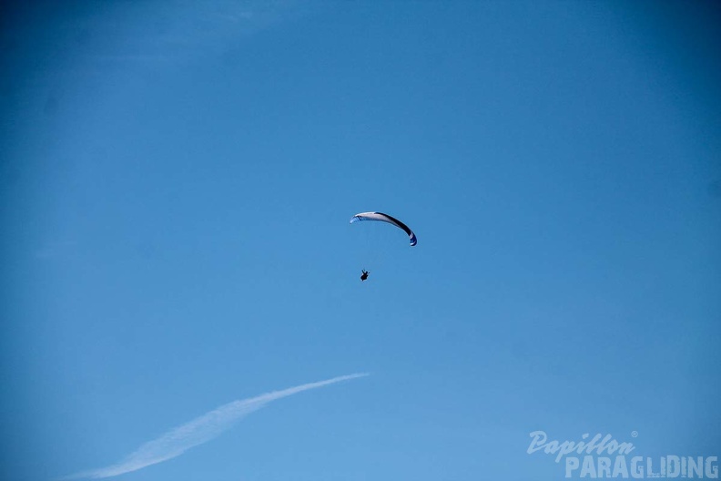 DH12.18 Luesen-Paragliding-205