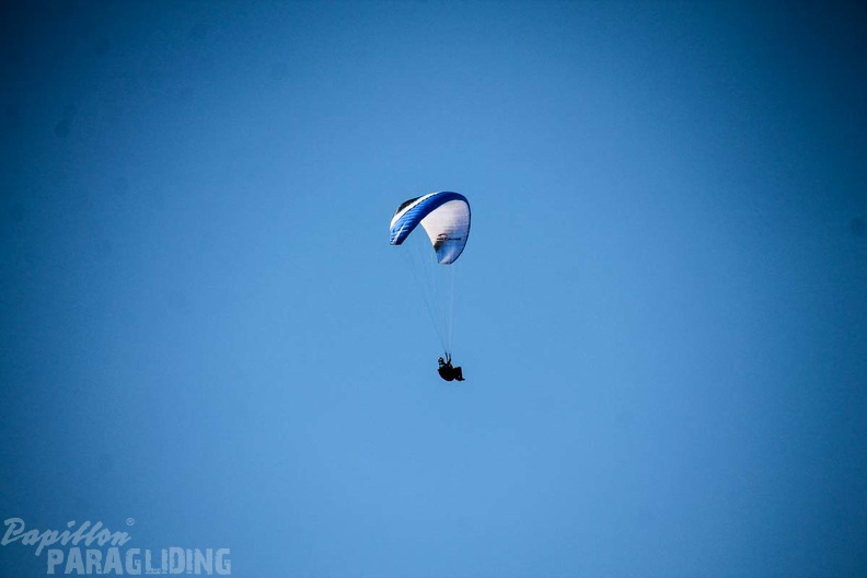 DH12.18 Luesen-Paragliding-210