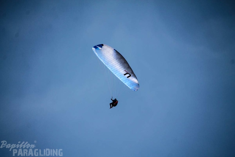 DH12.18 Luesen-Paragliding-305