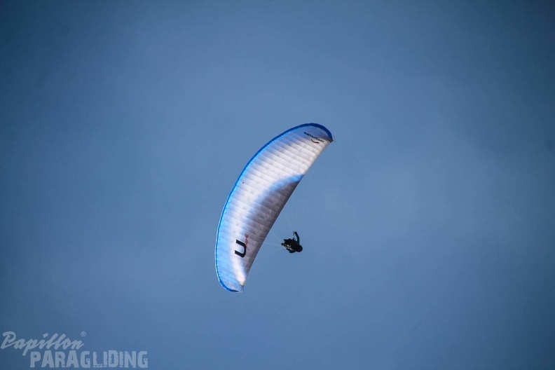 DH12.18 Luesen-Paragliding-323