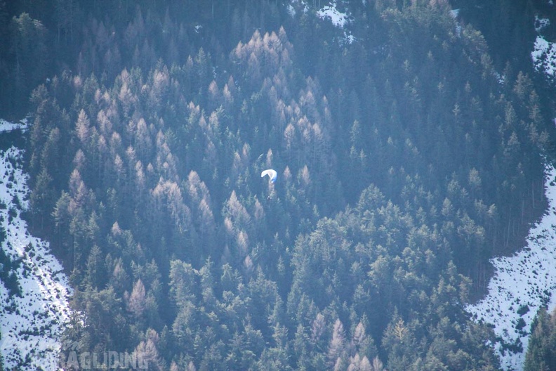 DH12.18 Luesen-Paragliding-405