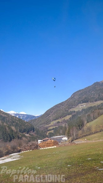 DH12.18 Luesen-Paragliding-549
