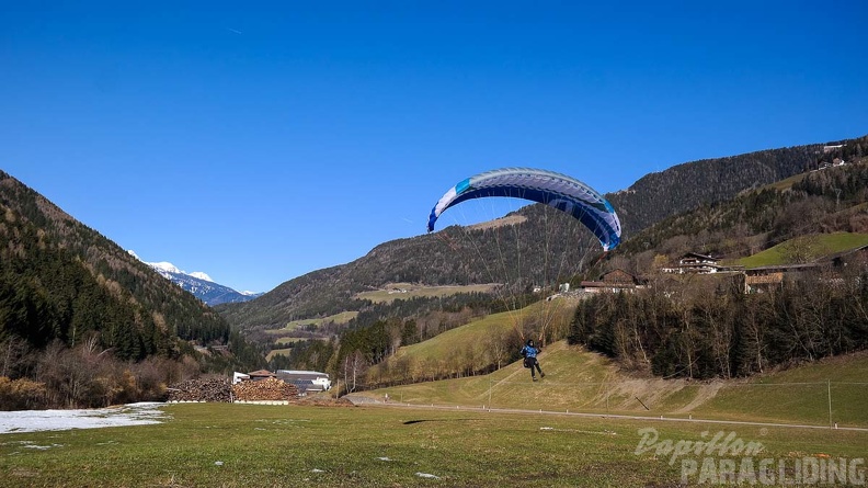 DH12.18 Luesen-Paragliding-552