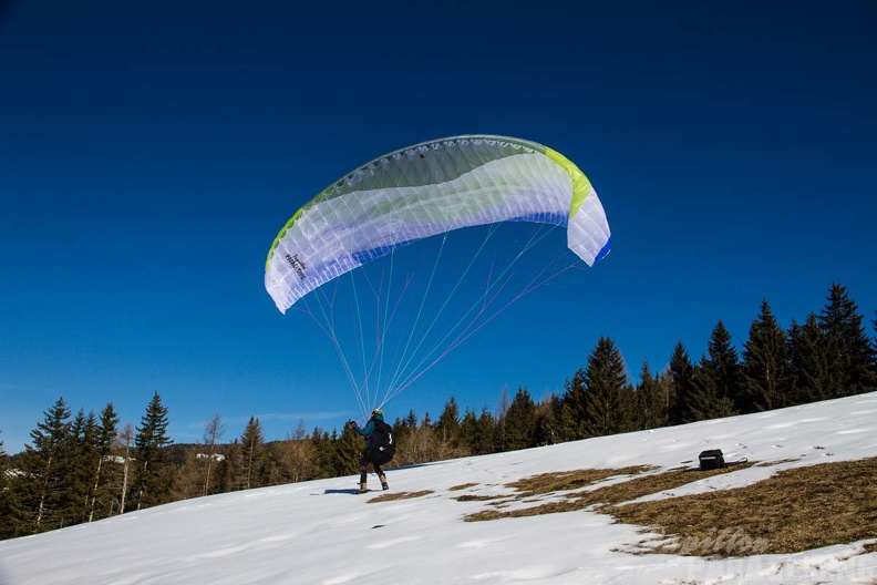 DH14.18 Luesen-Paragliding-1-759