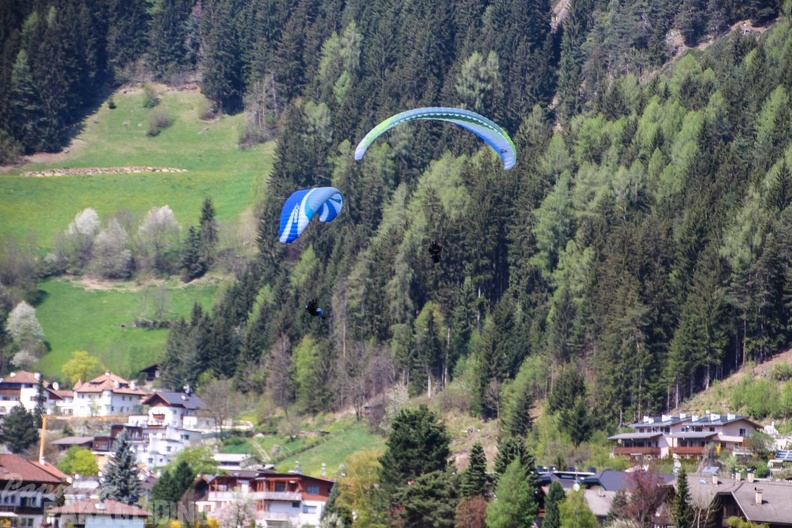 DH17.18 Paragliding-Luesen-269