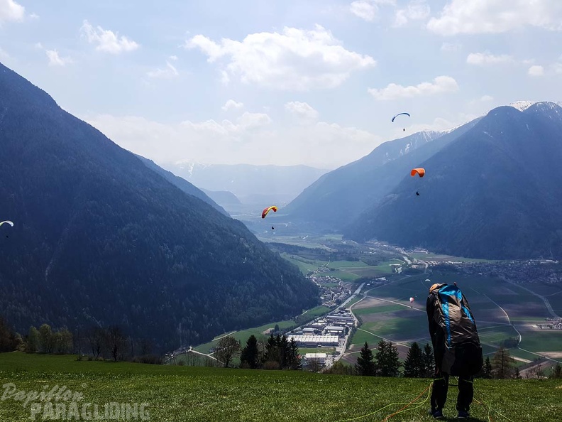 DH17.18 Paragliding-Luesen-275