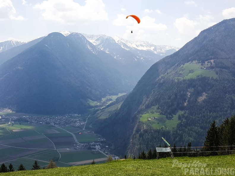 DH17.18 Paragliding-Luesen-286