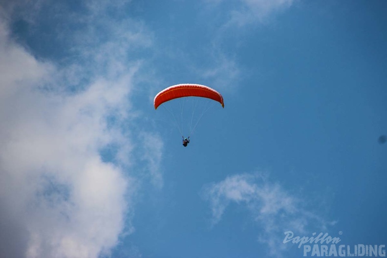 DH17.18 Paragliding-Luesen-289