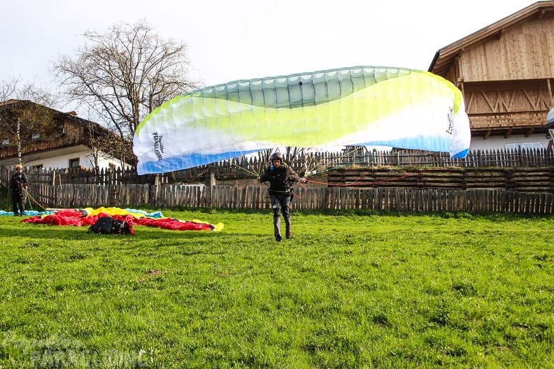 DH17.18 Paragliding-Luesen-344