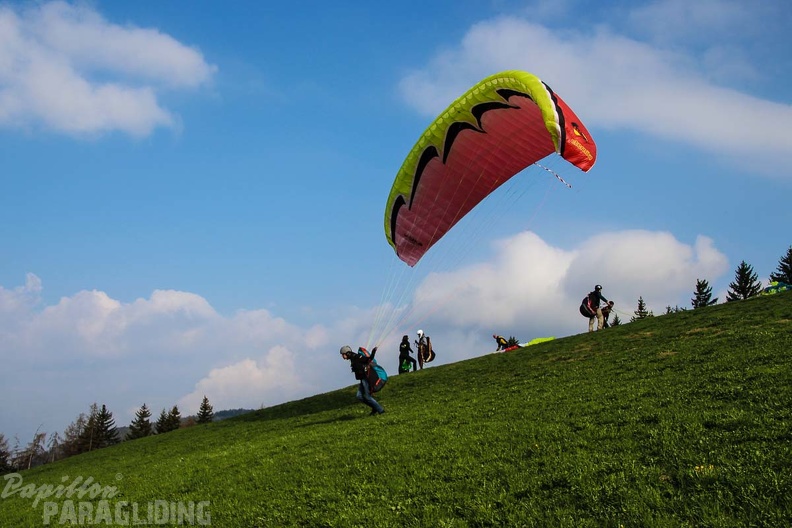 DH17.18 Paragliding-Luesen-356