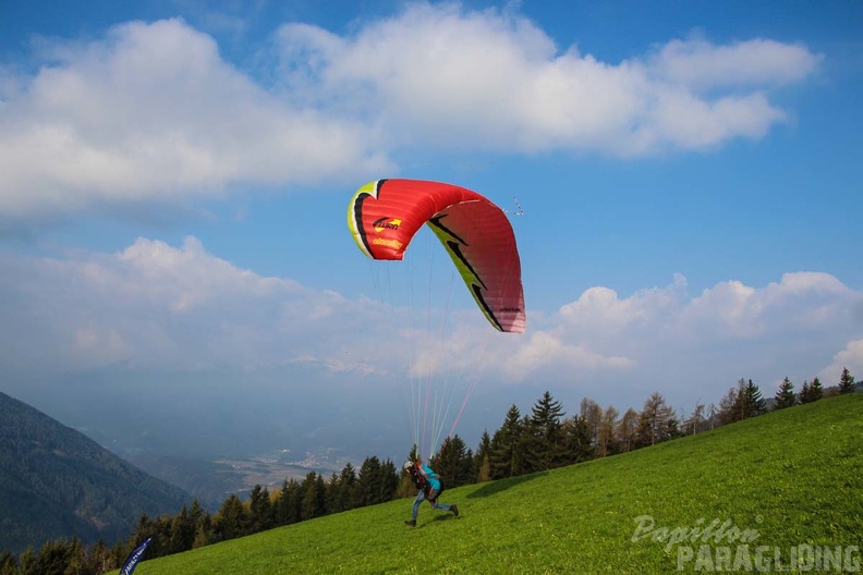 DH17.18 Paragliding-Luesen-358