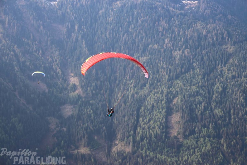 DH17.18 Paragliding-Luesen-364