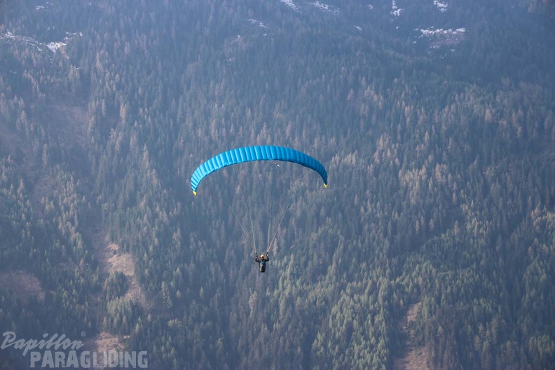 DH17.18_Paragliding-Luesen-400.jpg