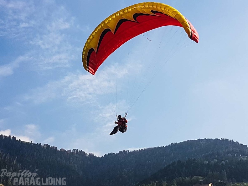 DH17.18 Paragliding-Luesen-412