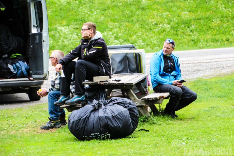 DH17.18 Paragliding-Luesen-451