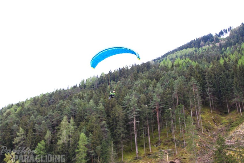 DH17.18 Paragliding-Luesen-463