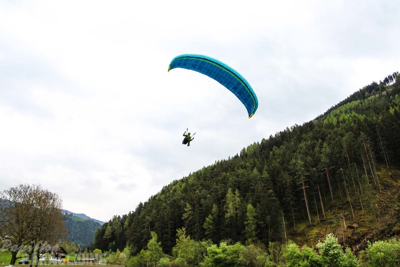 DH17.18 Paragliding-Luesen-464