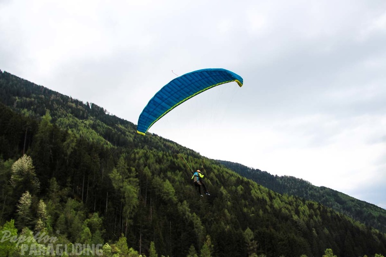 DH17.18 Paragliding-Luesen-466
