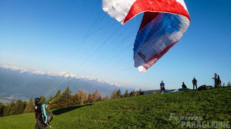 DH17.18 Paragliding-Luesen-480