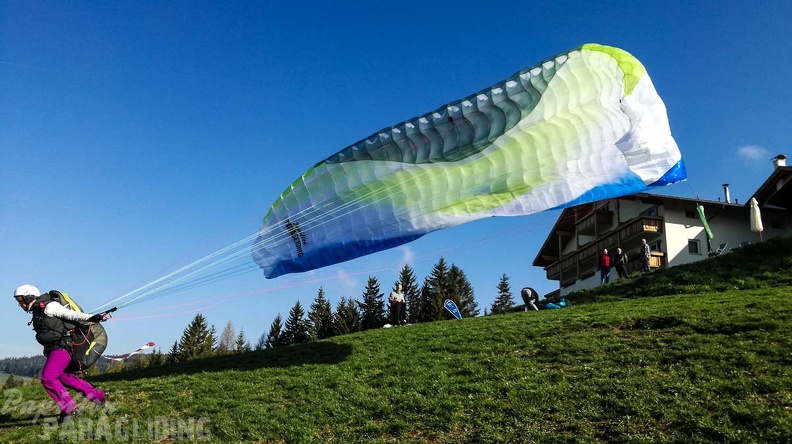DH17.18 Paragliding-Luesen-543