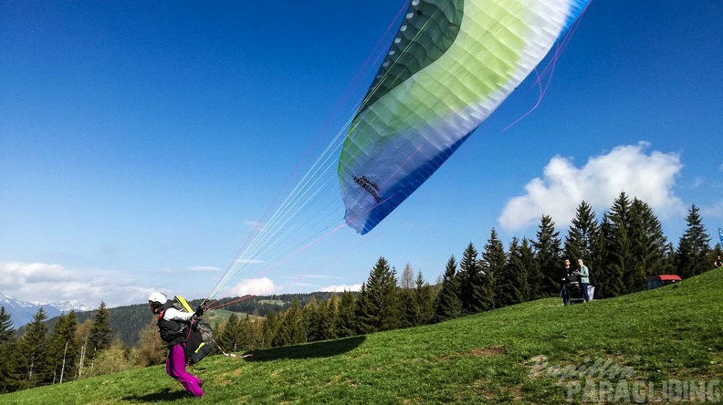 DH17.18 Paragliding-Luesen-585