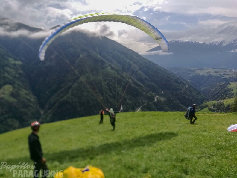 DH18.18 Luesen-Paragliding-257