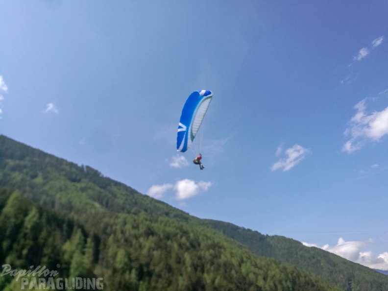 DH18.18 Luesen-Paragliding-274