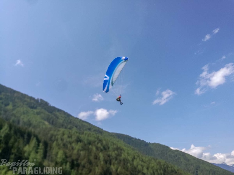DH18.18 Luesen-Paragliding-275