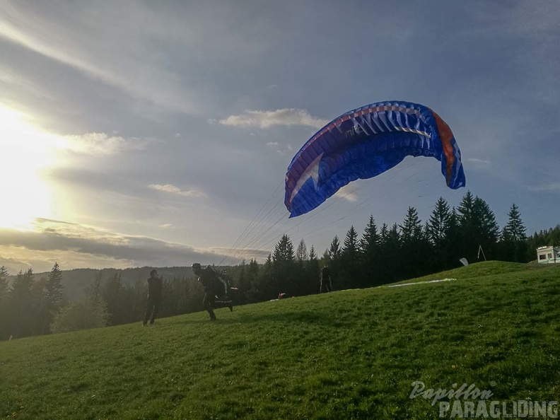 DH18.18 Luesen-Paragliding-342