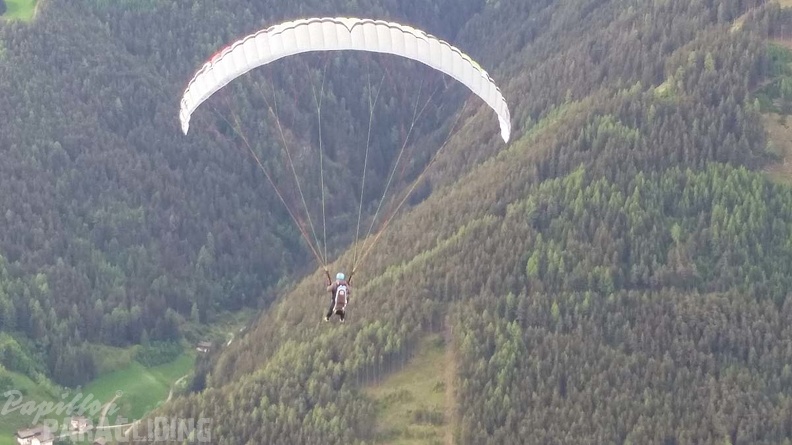 DH19.18 Luesen-Paragliding-108