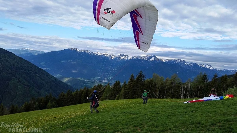 DH19.18 Luesen-Paragliding-136