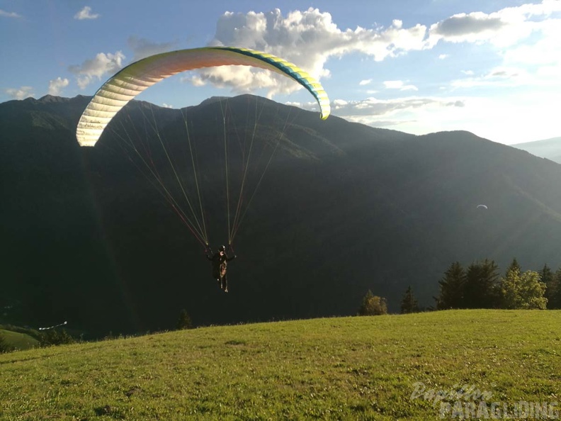 DH41.18 Luesen-Paragliding-221