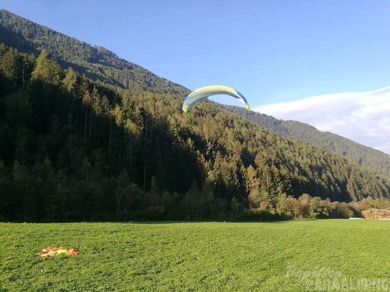 DH41.18 Luesen-Paragliding-257