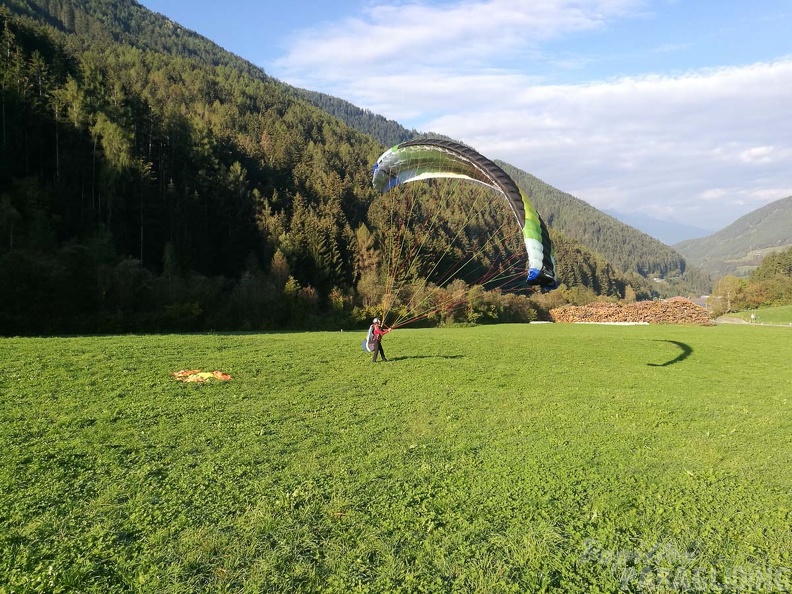 DH41.18 Luesen-Paragliding-264